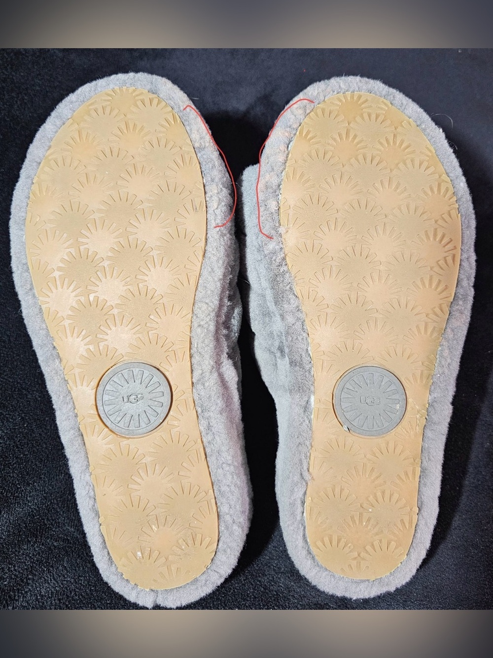 🩶 UGG Fluff Yeah Gray Shearling Logo Strap Slides Women’s Size 8 - Picture 5 of 6